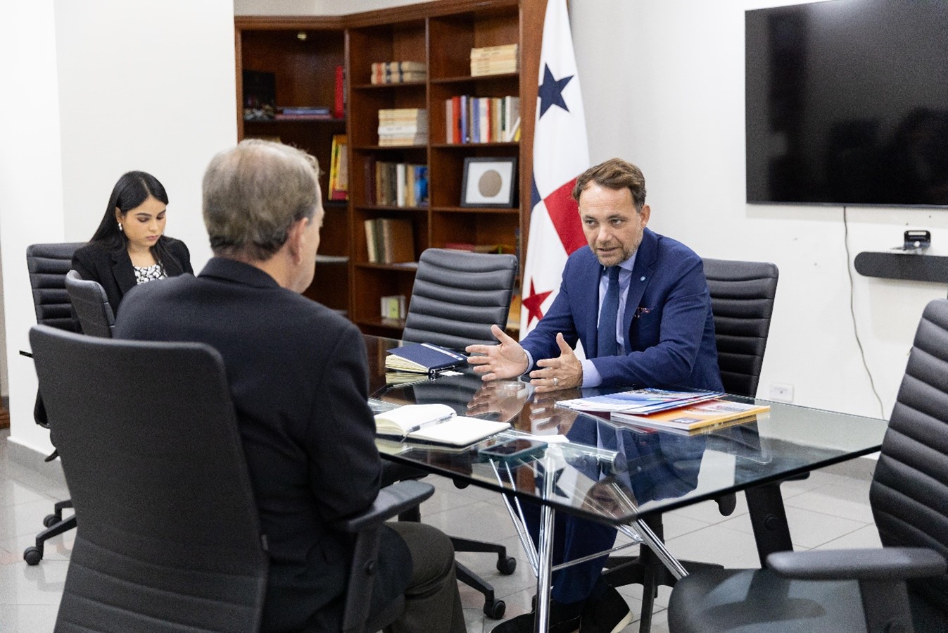 Reunión con Bruno L’Ecuyer de IMC para promover a Panamá y su Programa de Residencia para Inversionistas Calificados