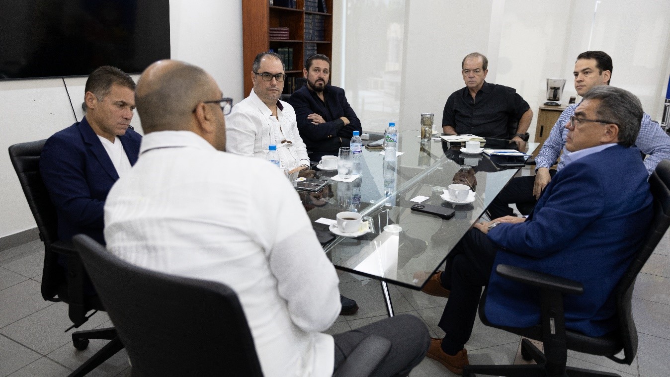 Reunión con el Licdo. Ernesto Orillac y empresarios, sobre estrategias para generar inversión