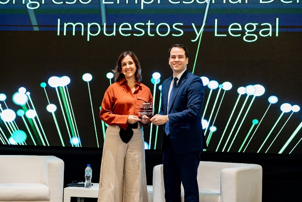 Subadministrador de PROPANAMA recibe reconocimiento durante Congreso Empresarial Deloitte 2025